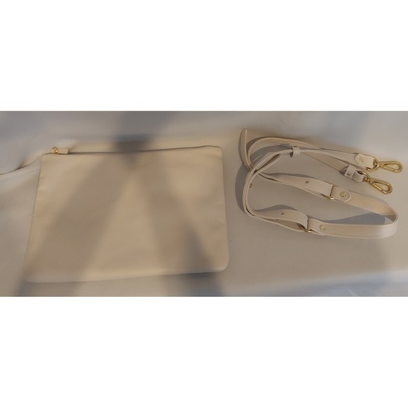 Holly and Tanager Womens Creme 100%‎ Genuine Leather Companion Max Crossbody Bag - Picture 2 of 16